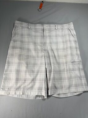 Men’s Pebble Beach Golf  Bermuda White With Gray Stripes Shorts Size 40 #858